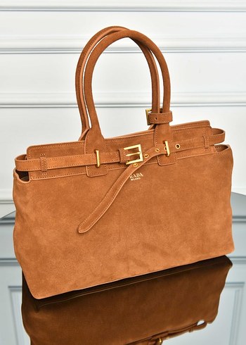 PRADA - Suede Handbag
Kadın Bej Süet Kemerli Çanta - Görsel 9