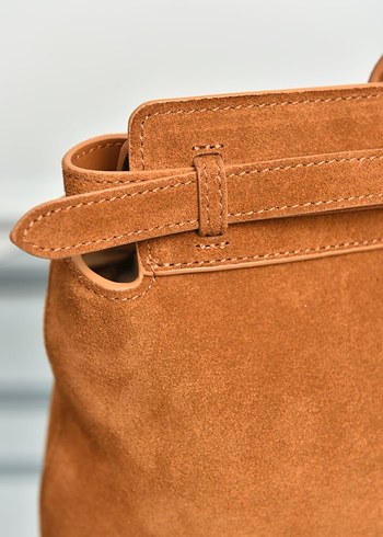 PRADA - Suede Handbag
Kadın Bej Süet Kemerli Çanta - Görsel 7