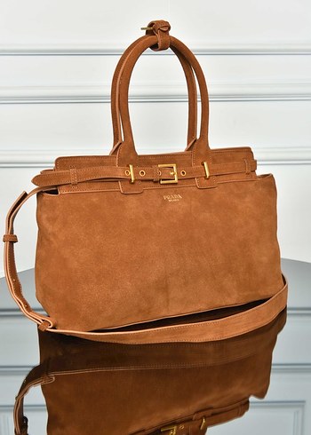 PRADA - Suede Handbag
Kadın Bej Süet Kemerli Çanta - Görsel 2