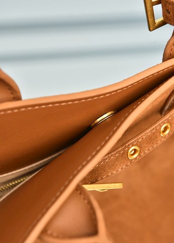 PRADA - Suede Handbag
Kadın Bej Süet Kemerli Çanta - Görsel 12