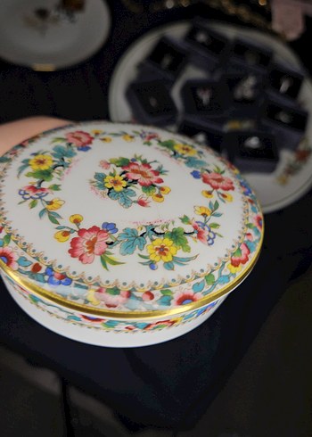 Çiçek Desenli Pastel Pudra Kutusu Bonbonier - Görsel 2