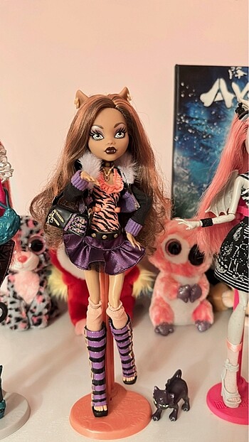 Clawdeen & Rochelle