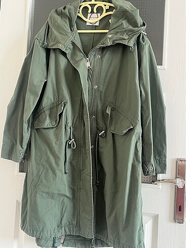 Bershka yeşil pamuklu parka