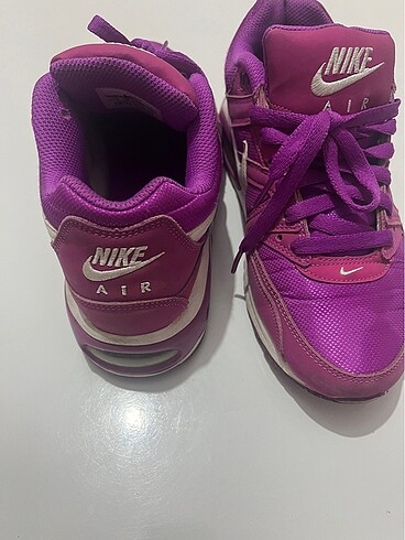 38,5 Beden Nike ayakkabı orijinal