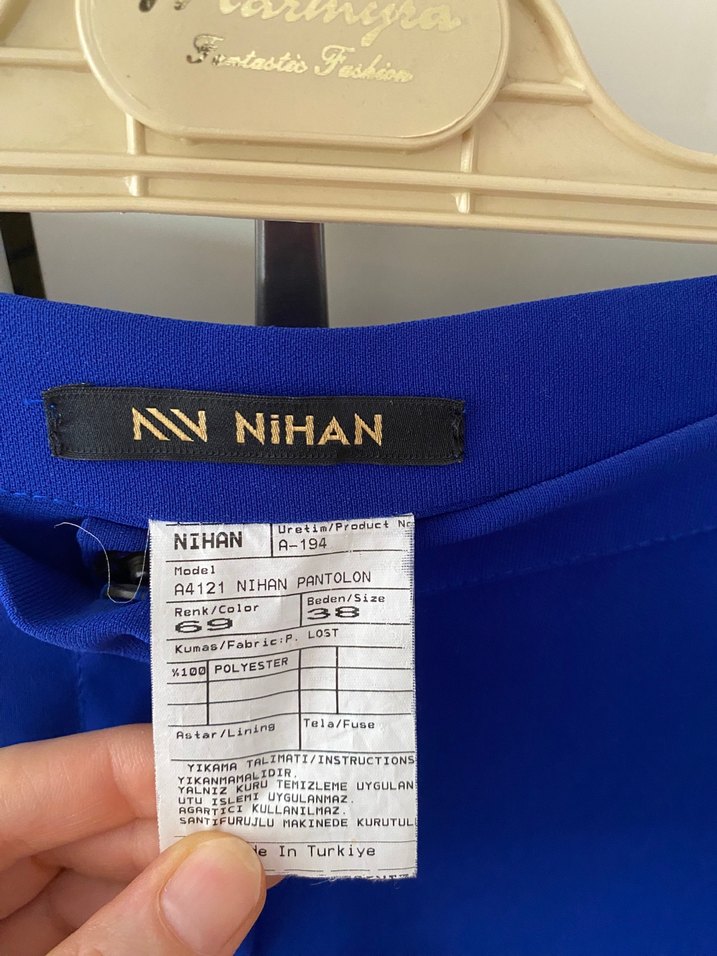 Mavi Saten Görünümlü Kemerli Midi Kadın Pantolon - Görsel 3
