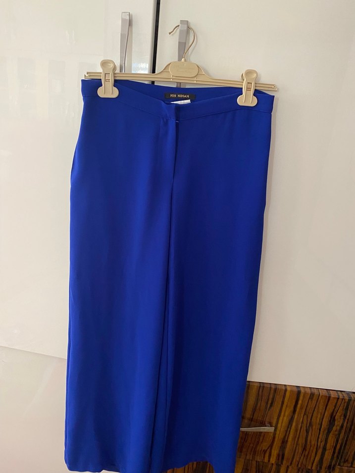 Mavi Saten Görünümlü Kemerli Midi Kadın Pantolon - Görsel 2