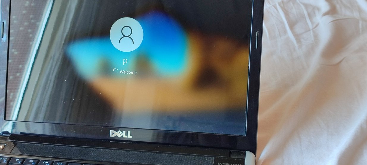 Siyah Dell Dizüstü Bilgisayar - Görsel 3