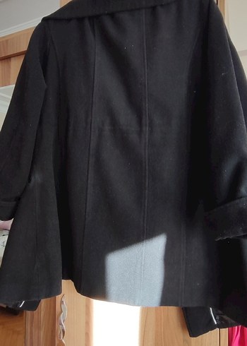 Düğmeli Siyah Midi Kaban - Görsel 3