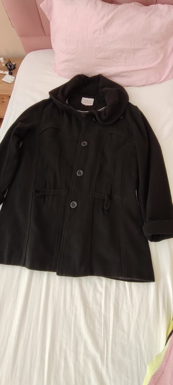 Düğmeli Siyah Midi Kaban - Görsel 4