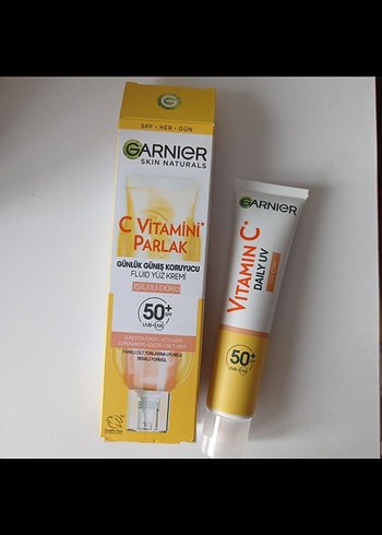 Garnier Garnier C Vitamini Parlak Güneş Koruyucu Yüz Kremi