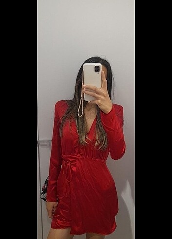 xs Beden Zara kırmızı saten elbise 
