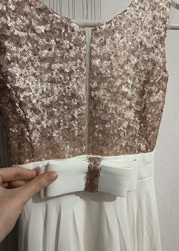 Uzun Beyaz Pullu Çocuk Abiye Elbise - Görsel 2