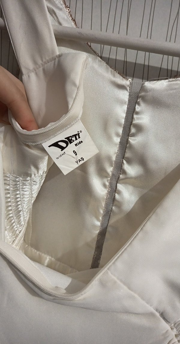 Uzun Beyaz Pullu Çocuk Abiye Elbise - Görsel 4