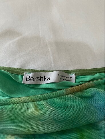 Bershka elbise vücudunuza tam oturuyor