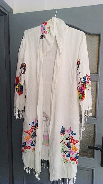 Kadın kellebek Desenli Kapşonlu Peştamal Plaj Yeleği
Bu ürünümüz - Görsel 7