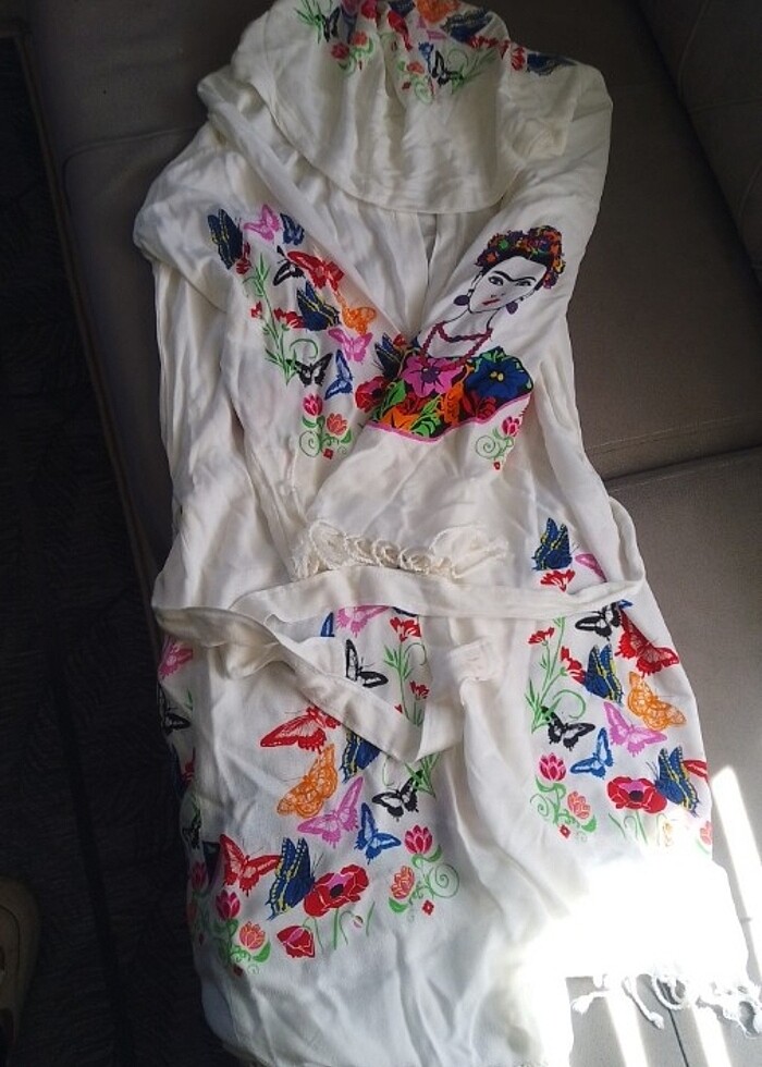 Kadın kellebek Desenli Kapşonlu Peştamal Plaj Yeleği
Bu ürünümüz - Görsel 5