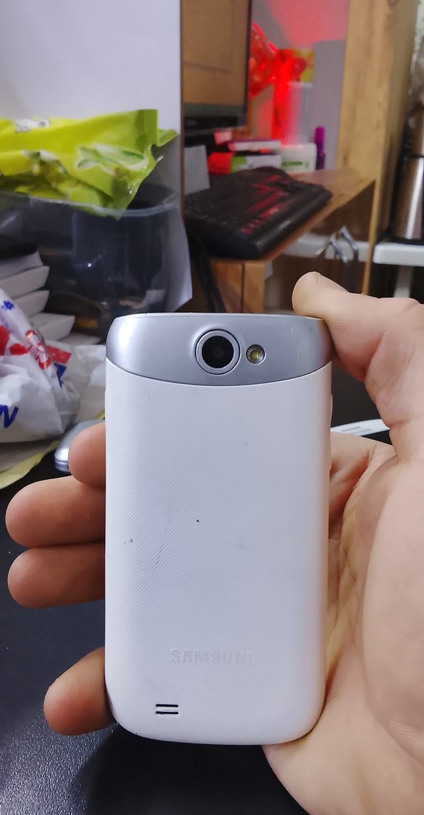 Beyaz Samsung Android Telefon - Görsel 2