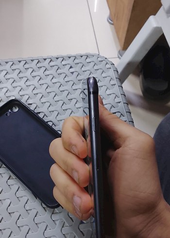 Siyah iPhone 8 temiz kullanışli telefon - Görsel 3