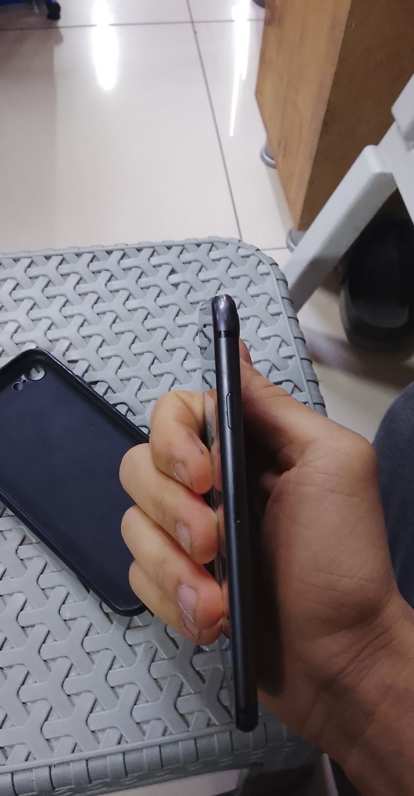 Siyah iPhone 8 temiz kullanışli telefon - Görsel 3