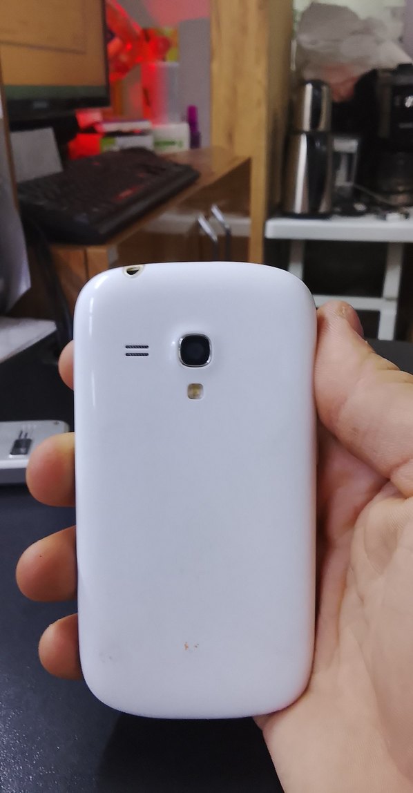 Beyaz Samsung Android Telefon - Görsel 2