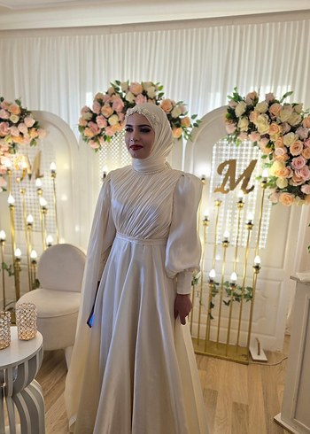 Uzun Kollu, Yüksek Yaka Beyaz Drape Gelinlik - Görsel 2