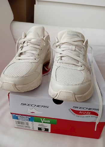Beyaz Skechers ArchFit Bağcıklı Spor Ayakkabı