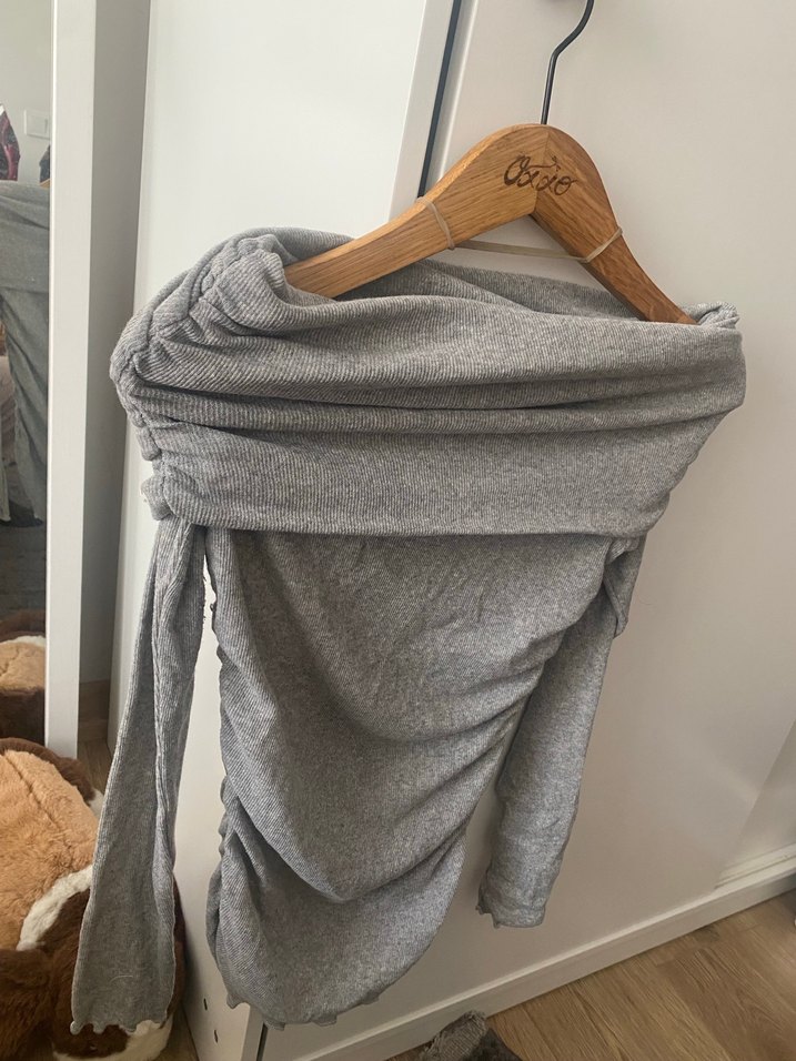 Gri triko Drapeli kazak - Görsel 2