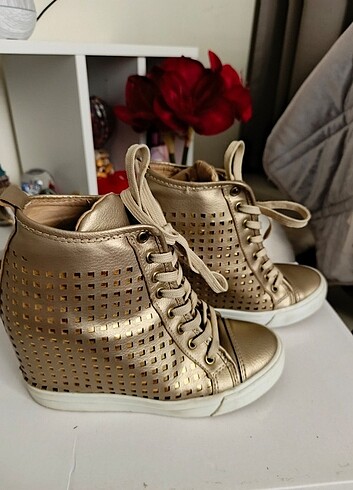 Altın Ayakkabı - Görsel 5