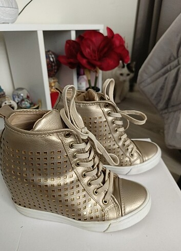 Altın Ayakkabı - Görsel 7