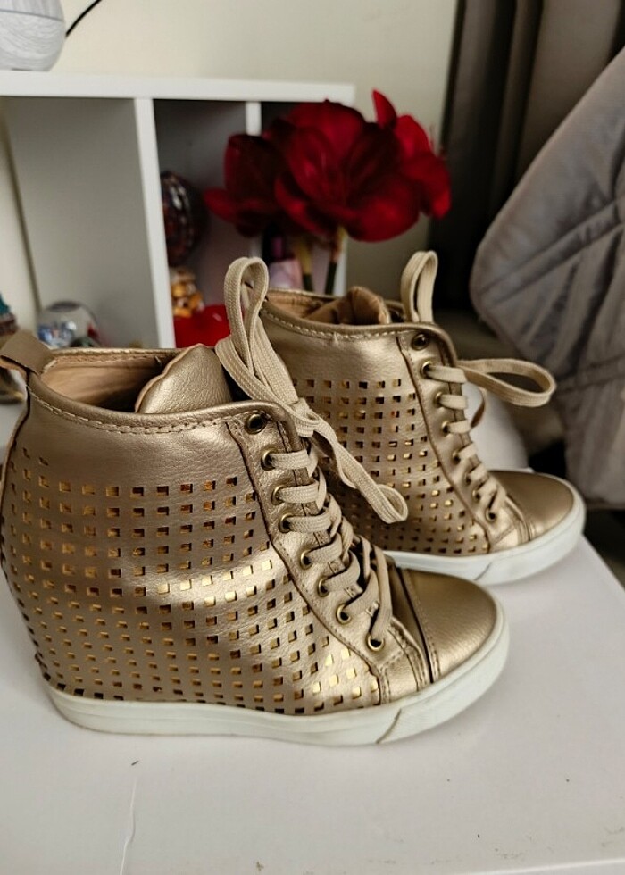 Altın Ayakkabı - Görsel 5