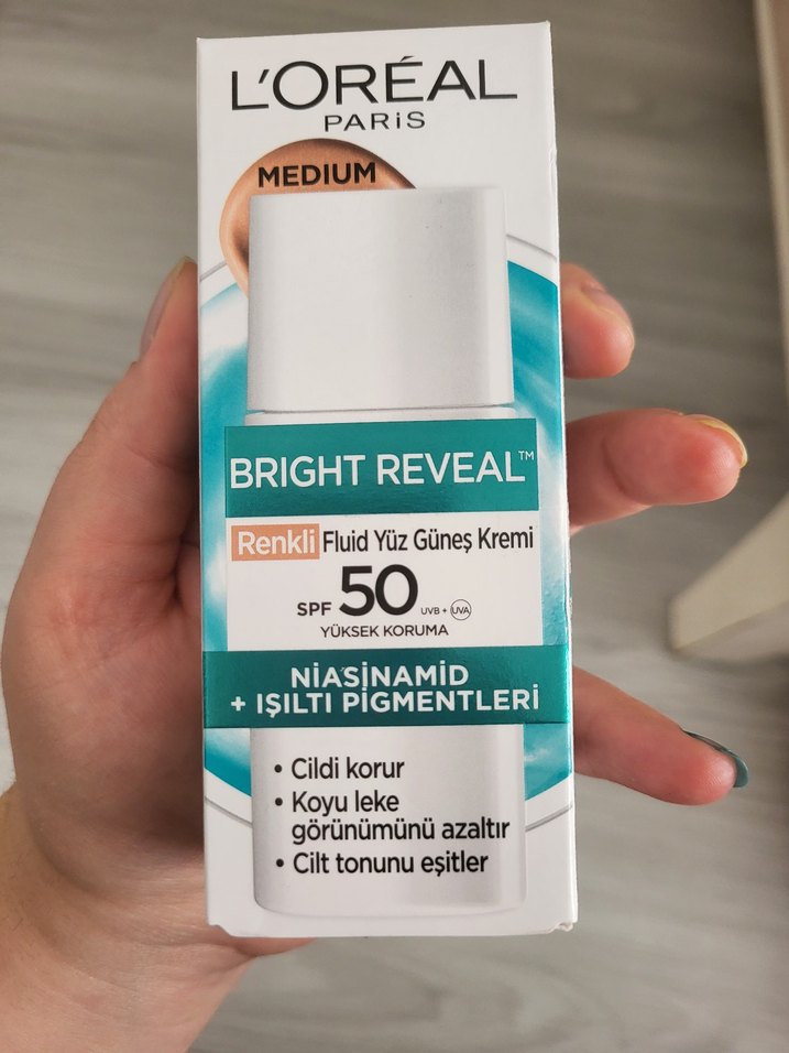 L'Oréal Paris Bright Reveal Renkli SPF50 Yüz Güneş Kremi - Görsel 3