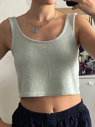 Zara Zara orme crop