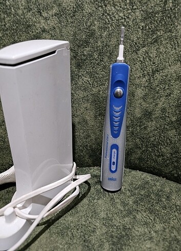 Oral b
