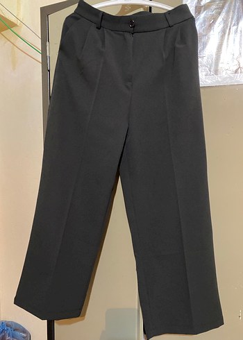 Siyah V Yaka Kolsuz Midi Takım Elbise - Görsel 3