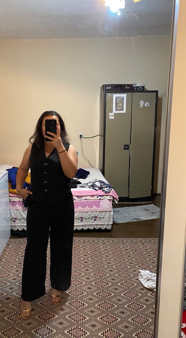 Siyah V Yaka Kolsuz Midi Takım Elbise - Görsel 2