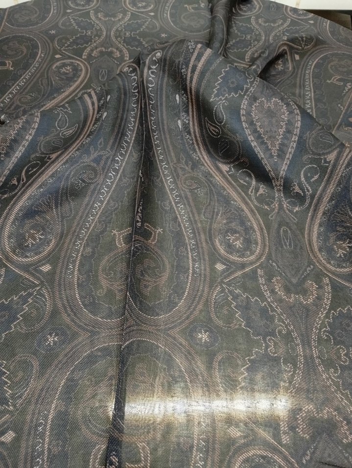 Bohem Şal Gri Desenli Kadın - Görsel 3