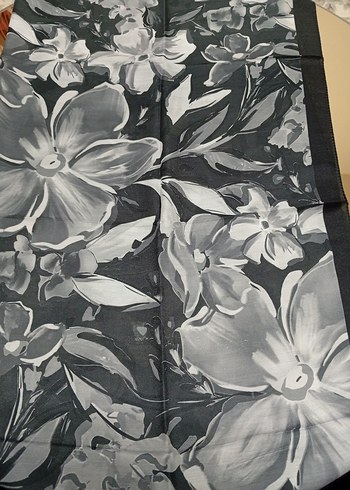 Gri Dökümlü Kadın eşarp - Görsel 3