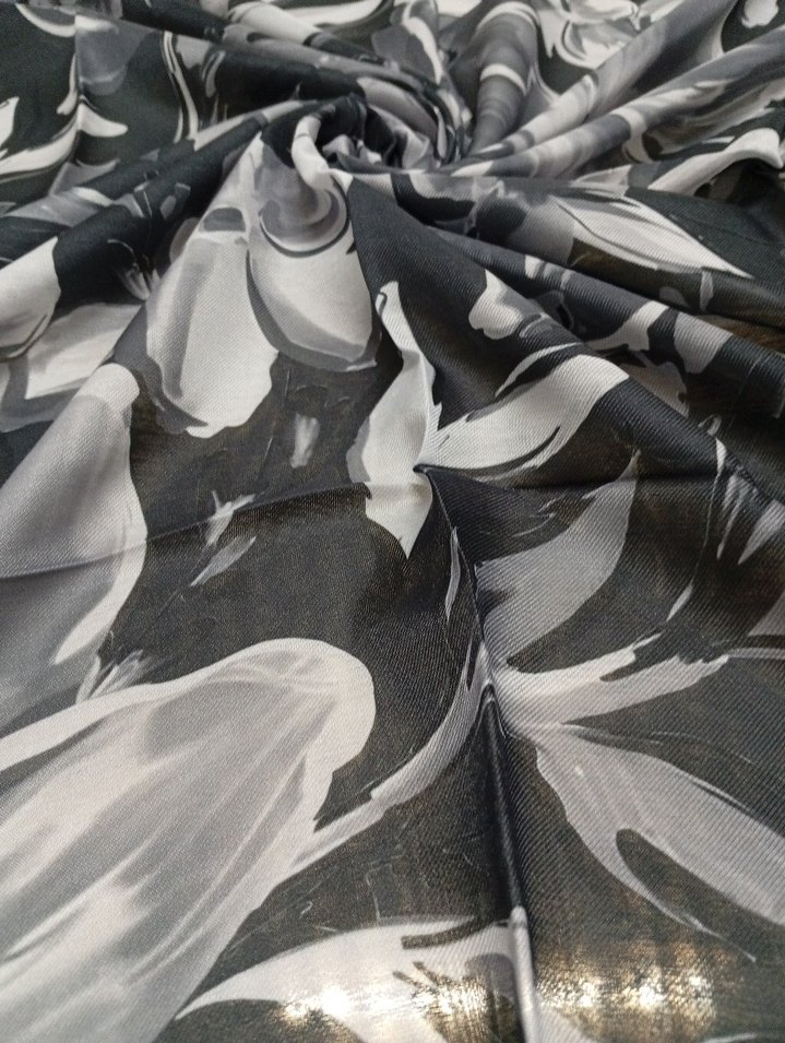 Gri Dökümlü Kadın eşarp - Görsel 2