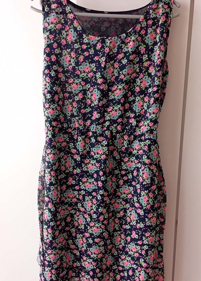 Çiçekli kuşaklı elbise  - Görsel 4