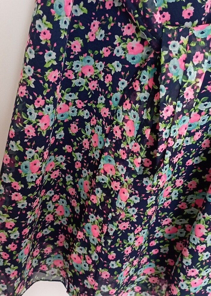 Çiçekli kuşaklı elbise  - Görsel 5