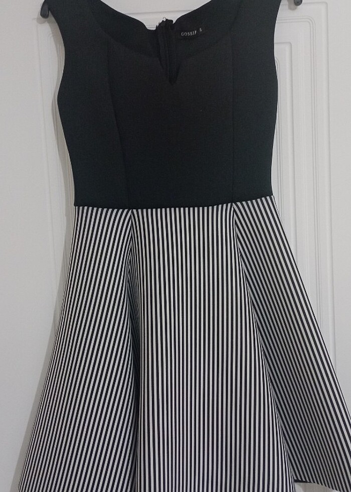 Siyah etek kısmı çizgili elbise  - Görsel 3