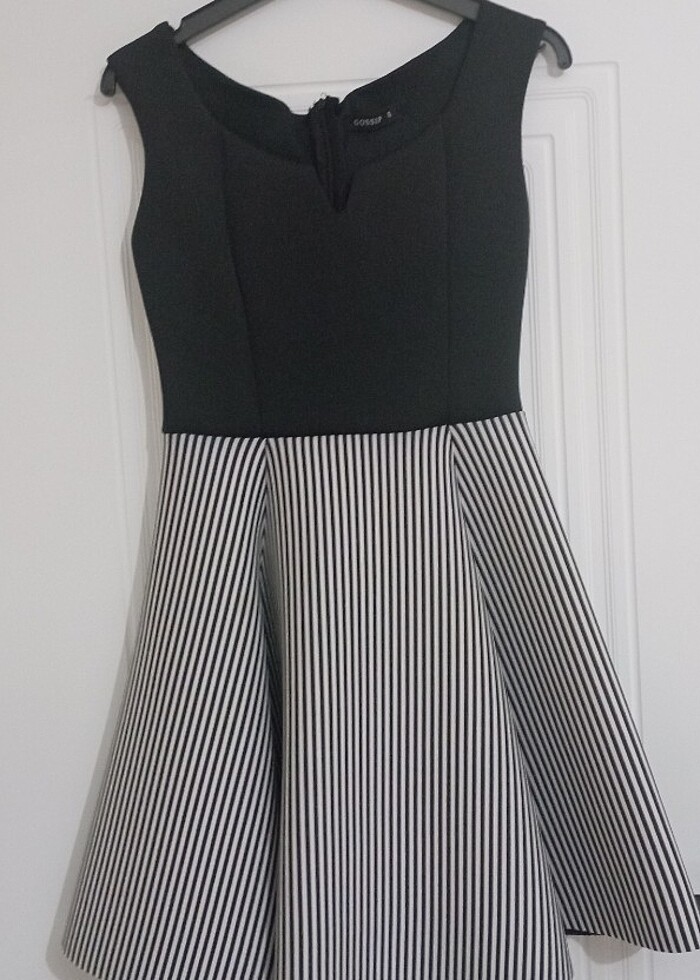 Siyah etek kısmı çizgili elbise  - Görsel 4