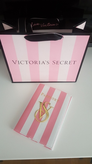 Victoria's Secret 