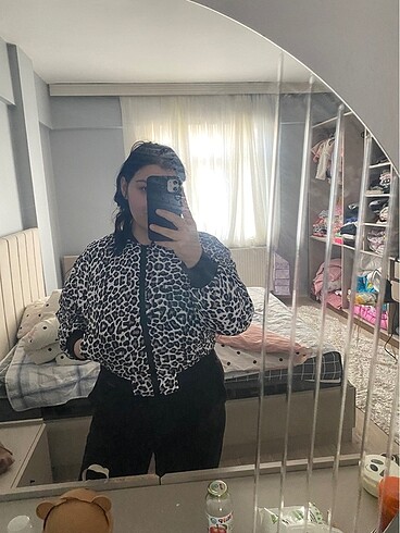 Leoparlı mont