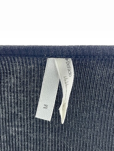 m Beden siyah Renk Defacto T-shirt %70 İndirimli.