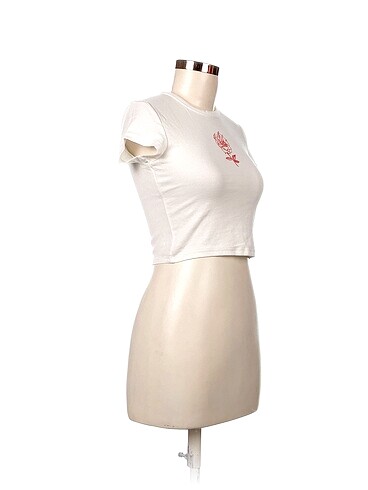 Bershka Bershka T-shirt %70 İndirimli.