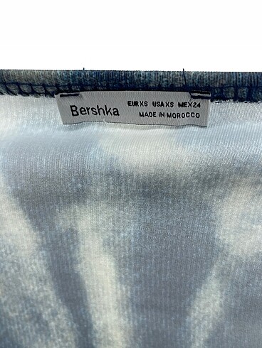 xs Beden çeşitli Renk Bershka Bluz %70 İndirimli.