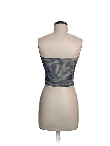 xs Beden Bershka Bluz %70 İndirimli.