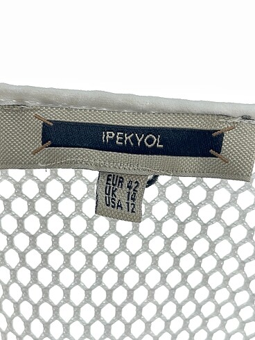 42 Beden beyaz Renk ipekyol Bluz %70 İndirimli.