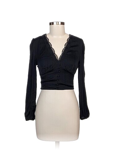 Stradivarius Bluz %70 İndirimli.